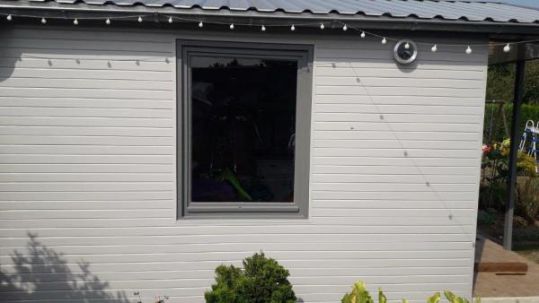 Wand- und Deckenpaneele aus PVC, weiß